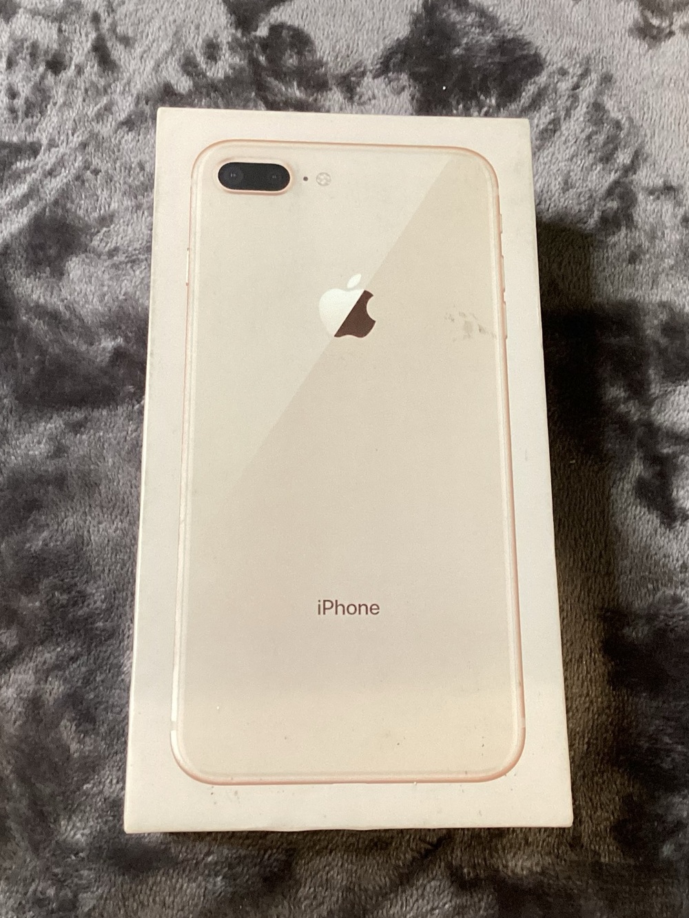 Apple iPhone 8 Plus Box